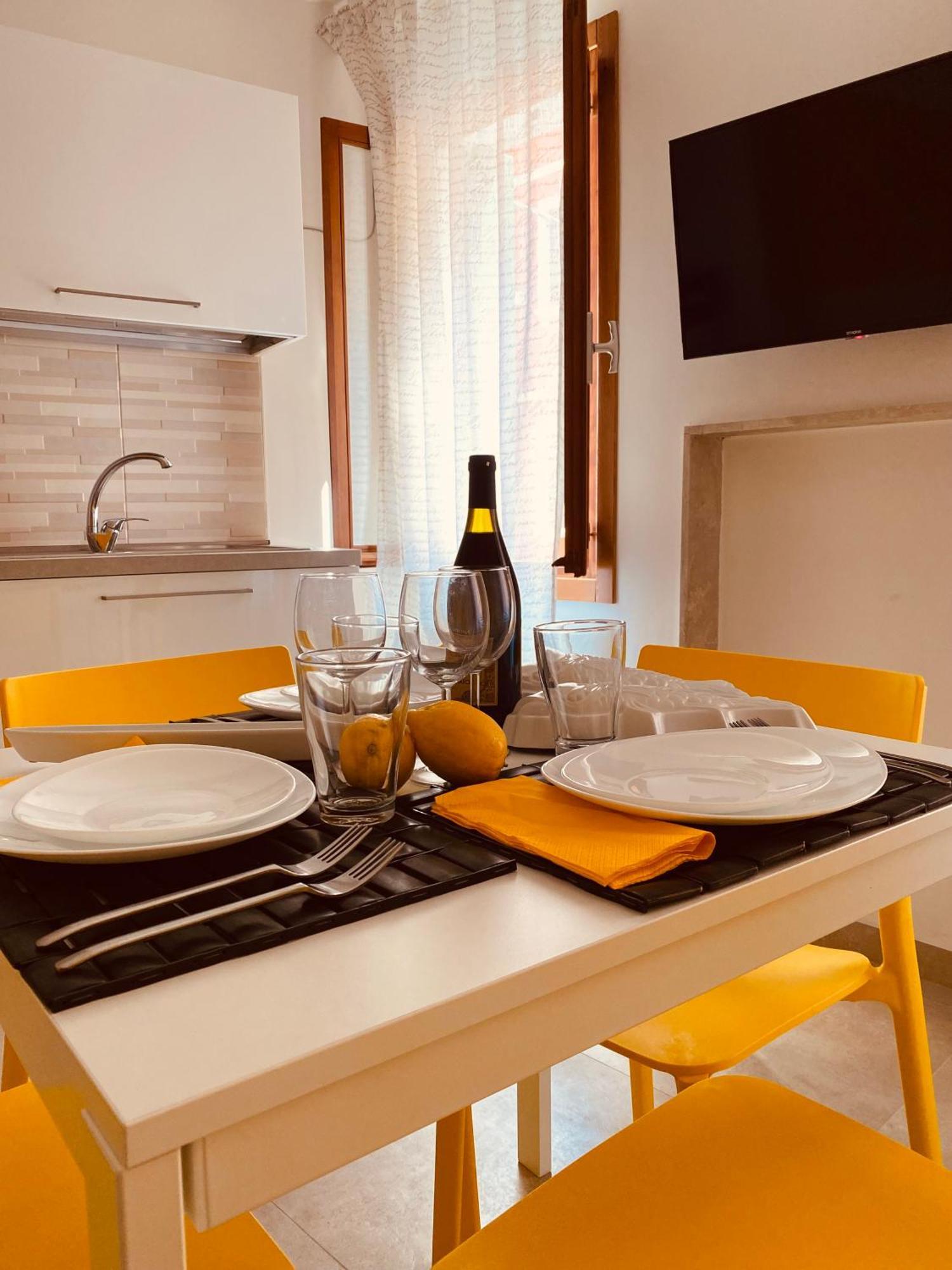 Casabella Casa Indipendente Con Corte Сasa de vacaciones *