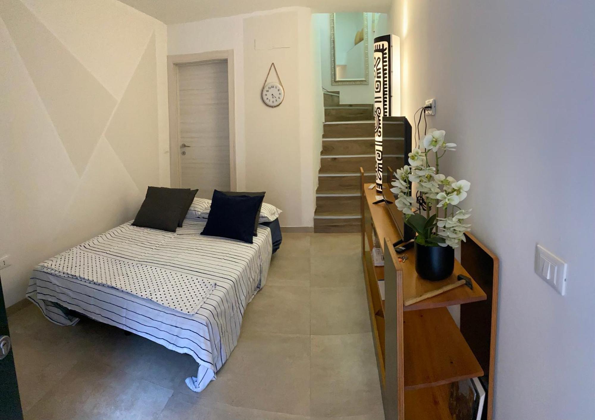 Casabella Casa Indipendente Con Corte Ferienhaus *